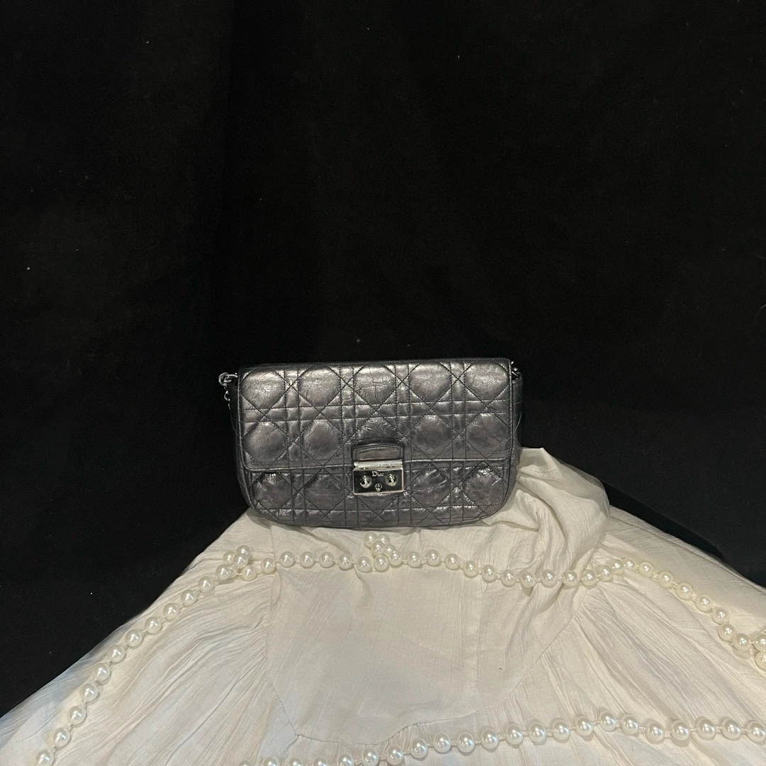 95新 DIOR/迪奥 dior珠光银miss链条斜挎包