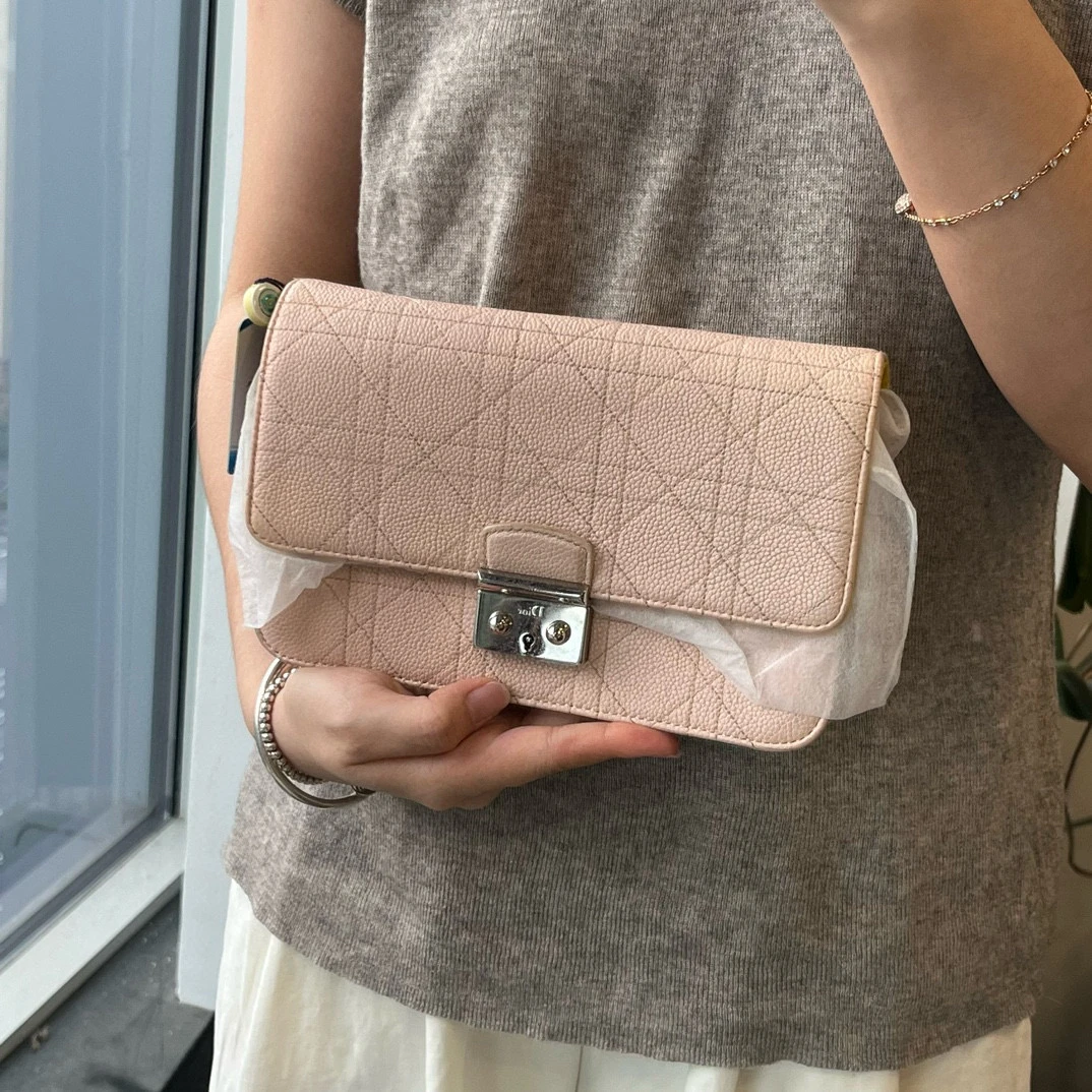 95新 DIOR/迪奥 dior裸色单肩斜挎包
