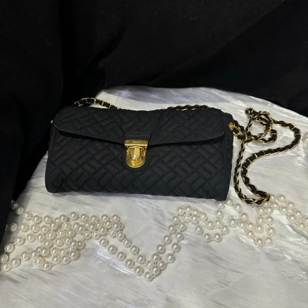 95新 Prada/普拉达 prada 黑金菱格链条包
