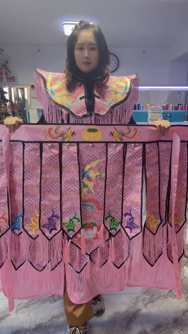 撒满精品服饰披肩战裙