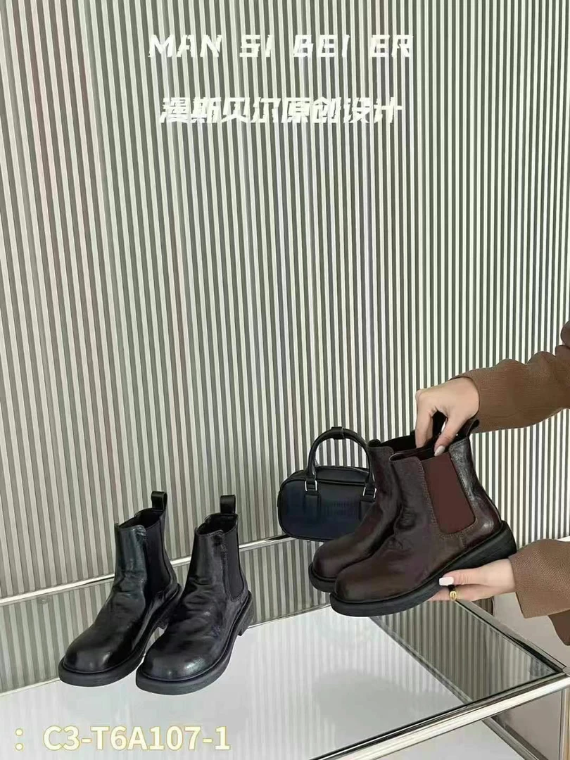 时尚英伦风马丁靴厚底褶皱复古圆头短靴