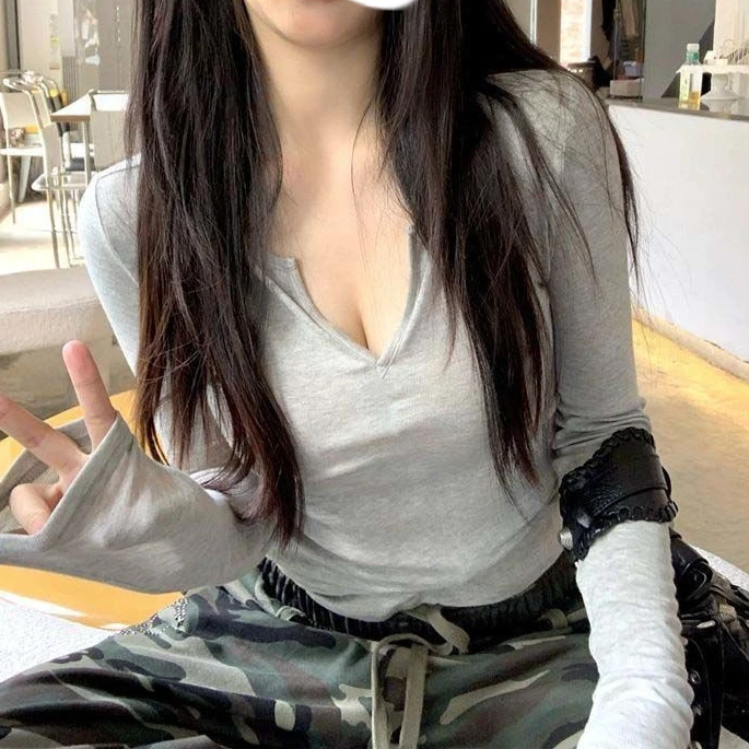 { HUI HUI }纯欲辣妹别致长袖T恤女初秋冬V领显瘦上衣