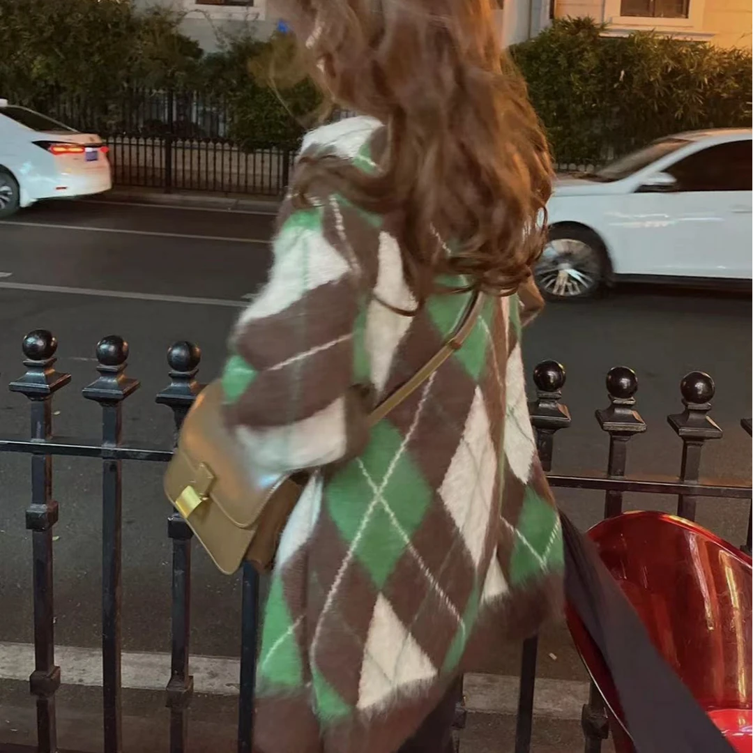 JIE NA YANG拉绒工艺231925-时尚潮流拼色菱形格针织羊绒外套