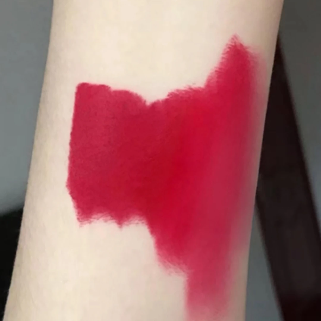 【小米米】黄皮姐妹必入小可爱1.6g～苹果红哑光唇膏