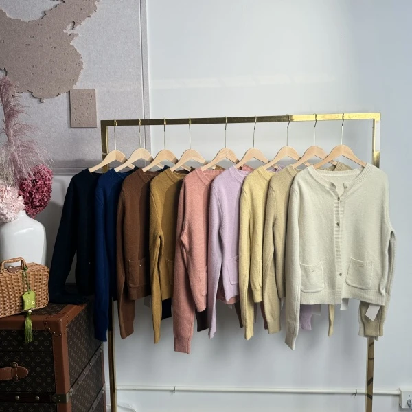 秋冬上新~时尚简约小香纯色设计款开衫毛衣 S9969