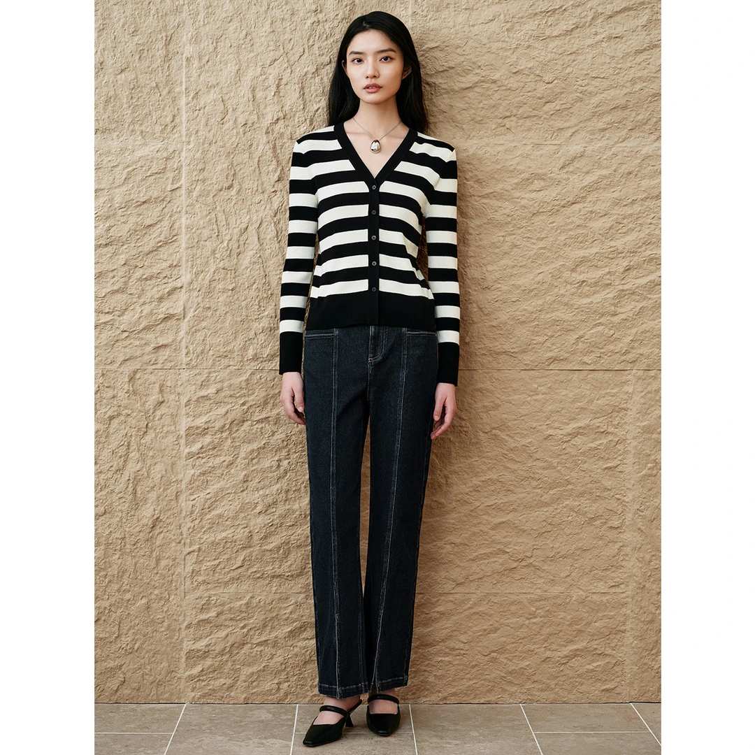 INSUN恩裳新款时尚V领条纹绵羊毛针织开衫9C64306010