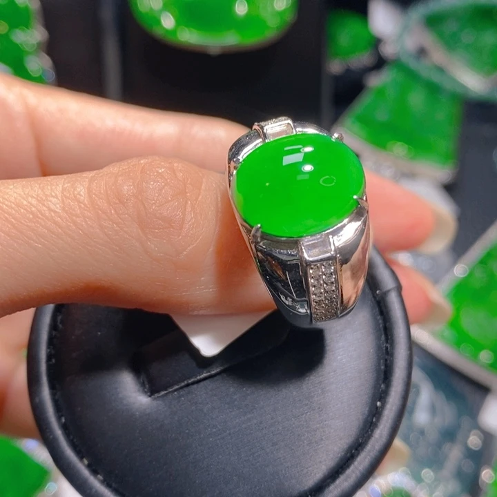 翡翠戒指银S925镶嵌翡翠戒指