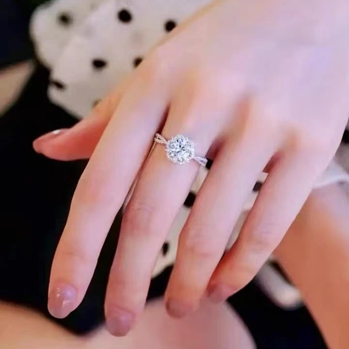 925银莫桑石戒指 爱莎公主50分—1克拉求婚订婚女士戒指银戒闭口