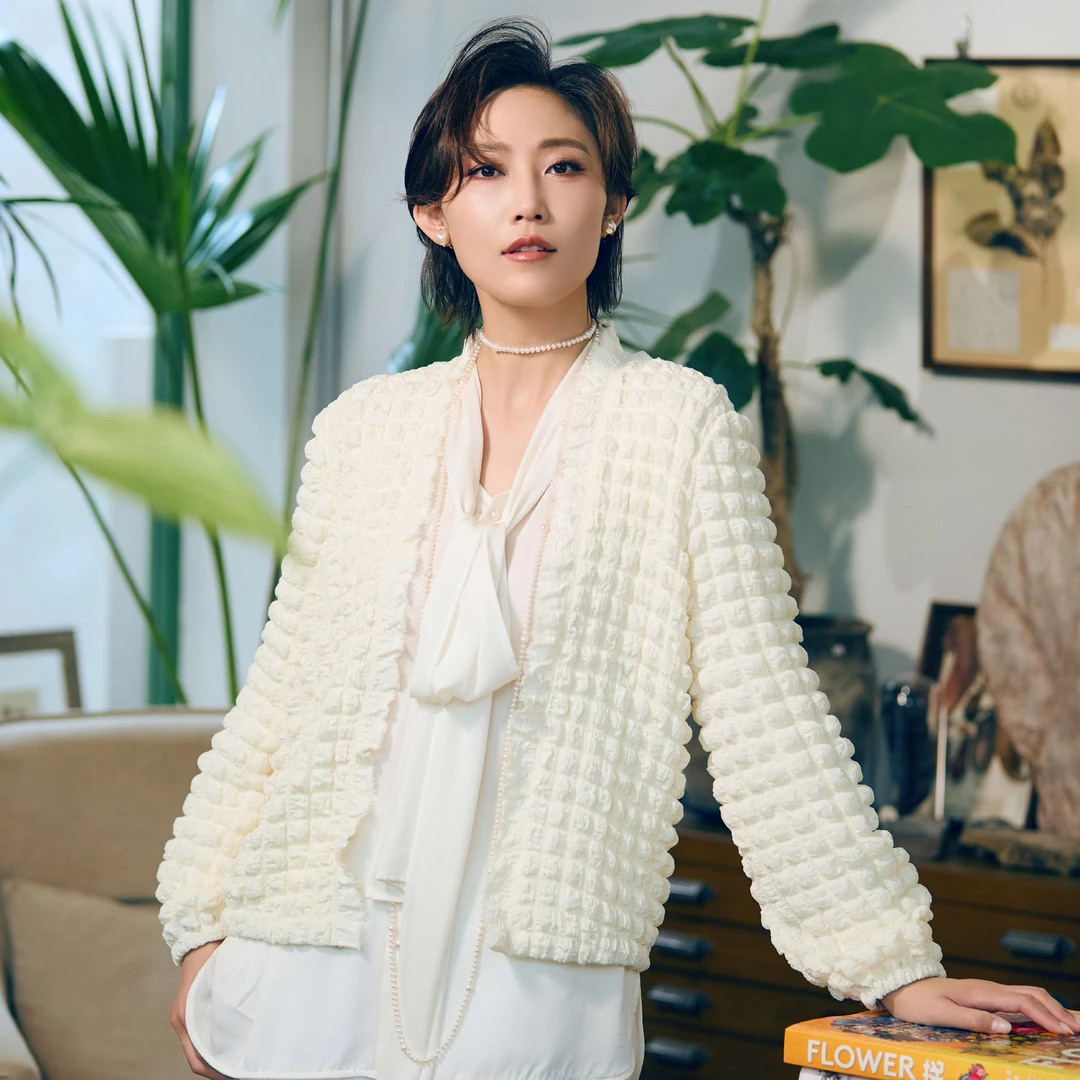 AMASS/阿玛施【设计师代表作】时尚V领软糯华夫格针织开衫 6400049