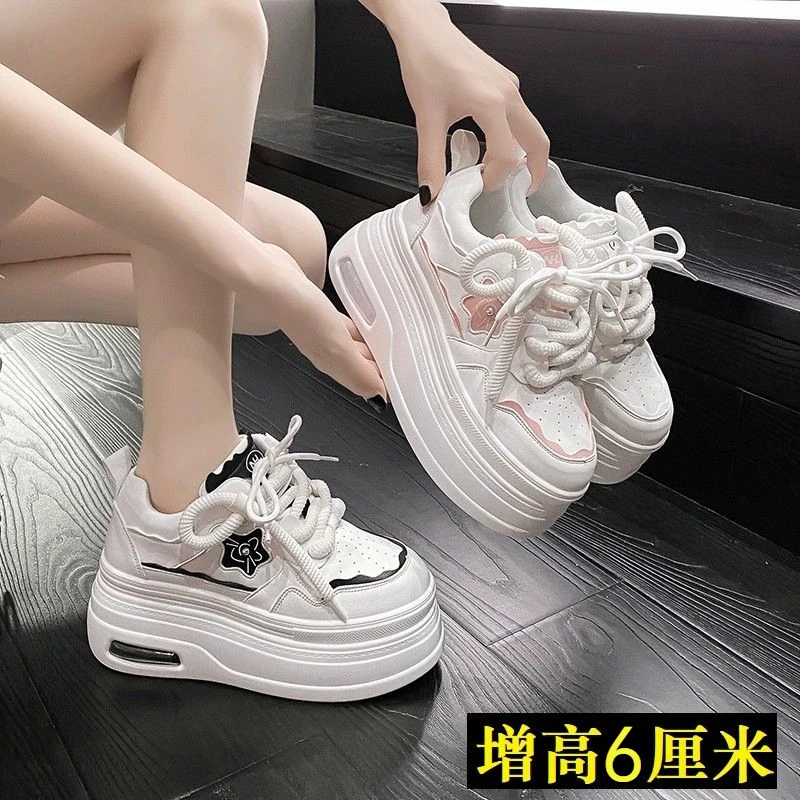 6cm小白鞋增高2024秋季新款爆款小个子百搭厚底松糕休闲板鞋