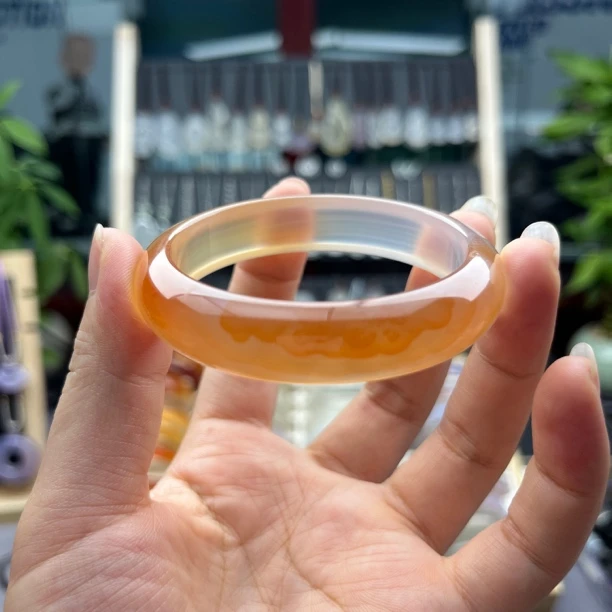 纯天然江料北红逊克玛瑙玉髓手镯特色孤品冰透正圈53+