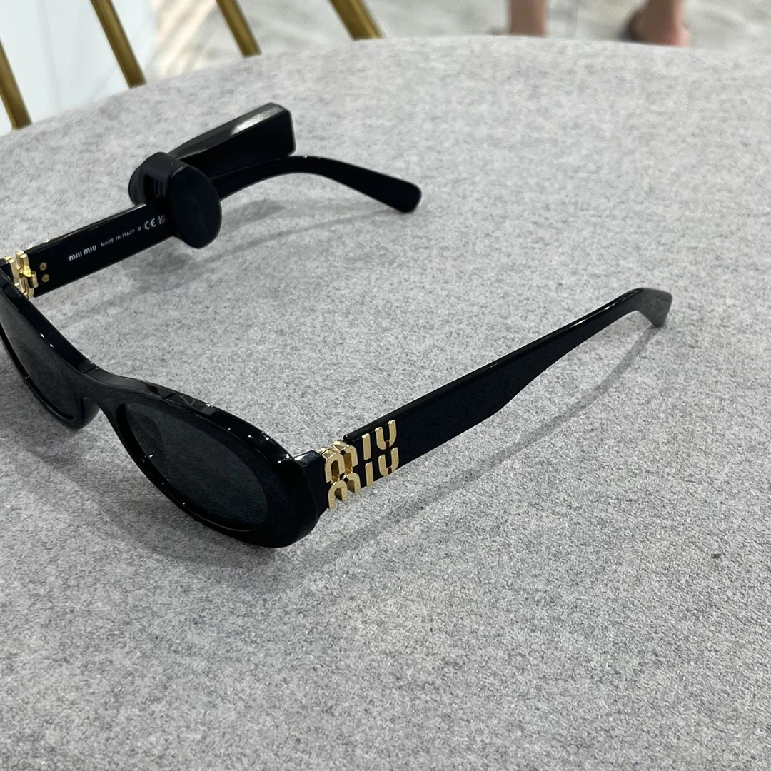 未使用 MIU MIU/缪缪 /GG/ 新款时尚百搭太阳镜墨镜 06ZS