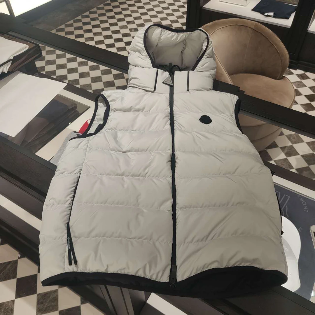 全新未使用 MONCLER 盟可睐蒙口/GG/VALMASQUE男士连帽羽绒马甲