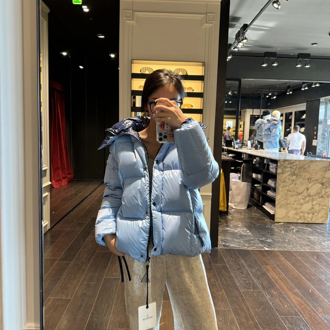 未使用 MONCLER 盟可睐蒙口/GG/parana女士蓝色羽绒服 福利款
