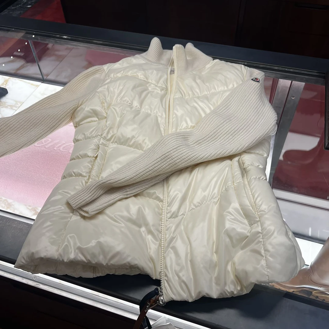 全新未使用 MONCLER 盟可睐蒙口/GG/女士经典白色羽绒服CARDIGAN