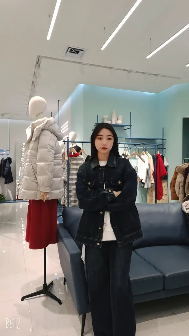 宽松版型牛仔外套