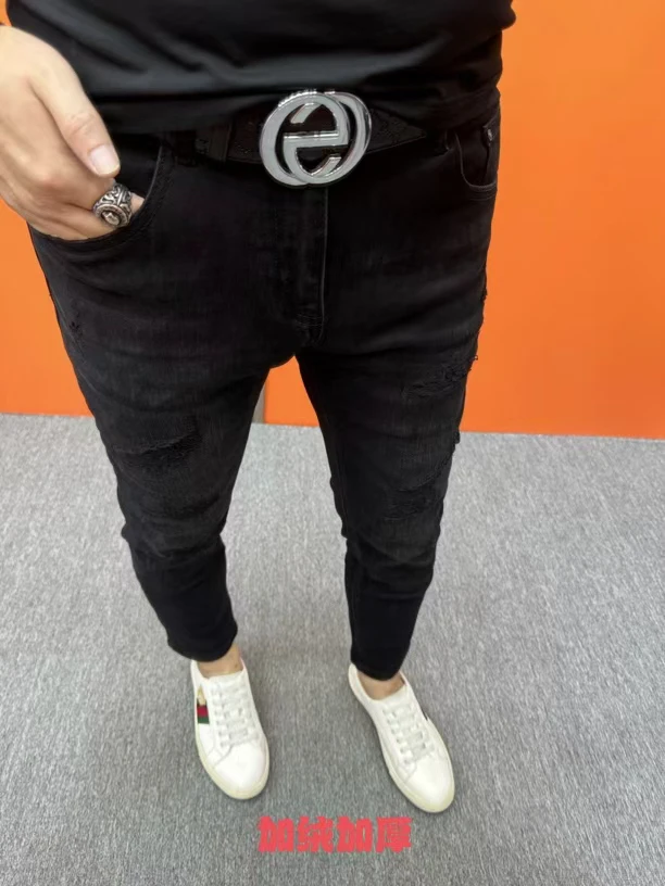 秋冬新款男士牛仔裤加绒修身小脚黑色破洞潮流牛仔裤子
