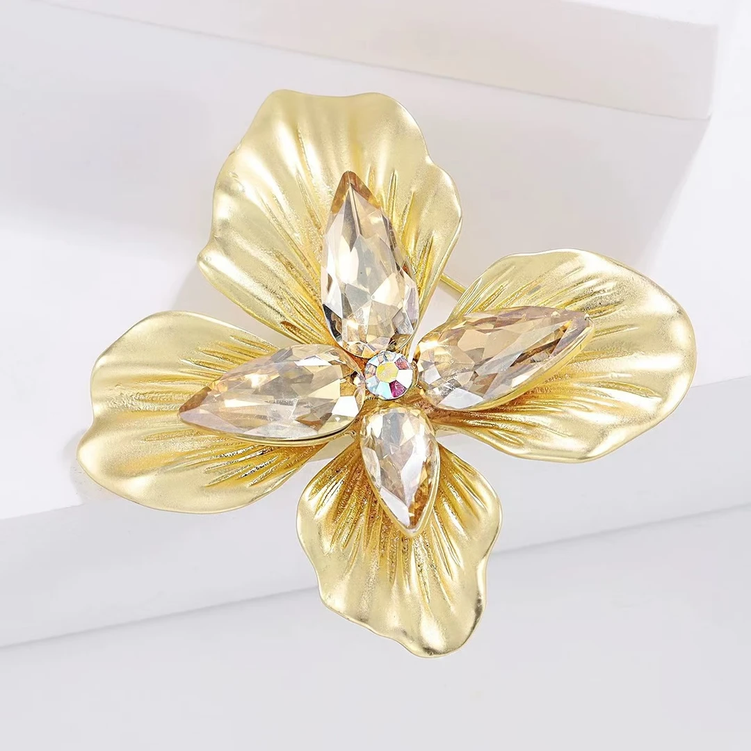 铜合金锆石胸针 H时尚百搭黄色四叶草配饰胸针胸花  5335