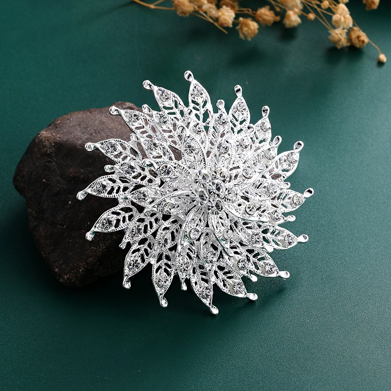 铜合金锆石胸针 高档轻奢时尚百搭胸针7355