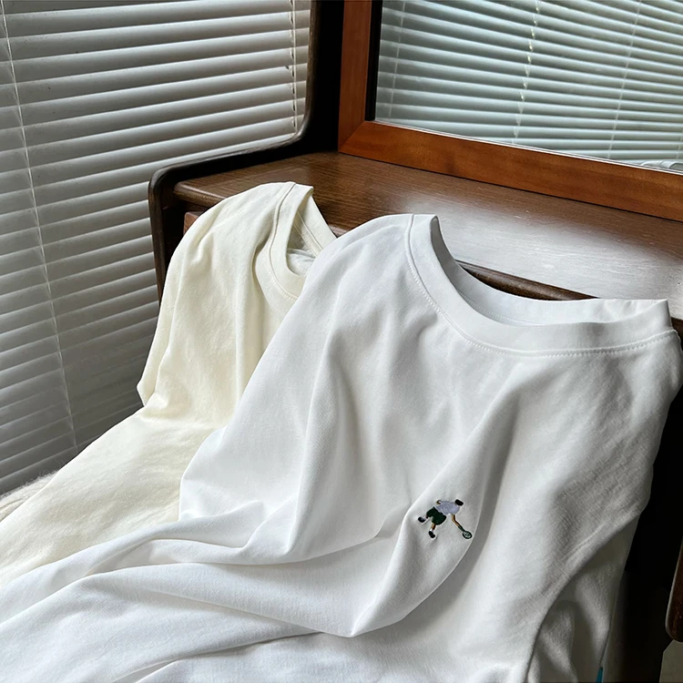 【Miss兔小兔】小清新~秋季磨毛棉刺绣圆领宽松短袖T恤女打底衫上衣