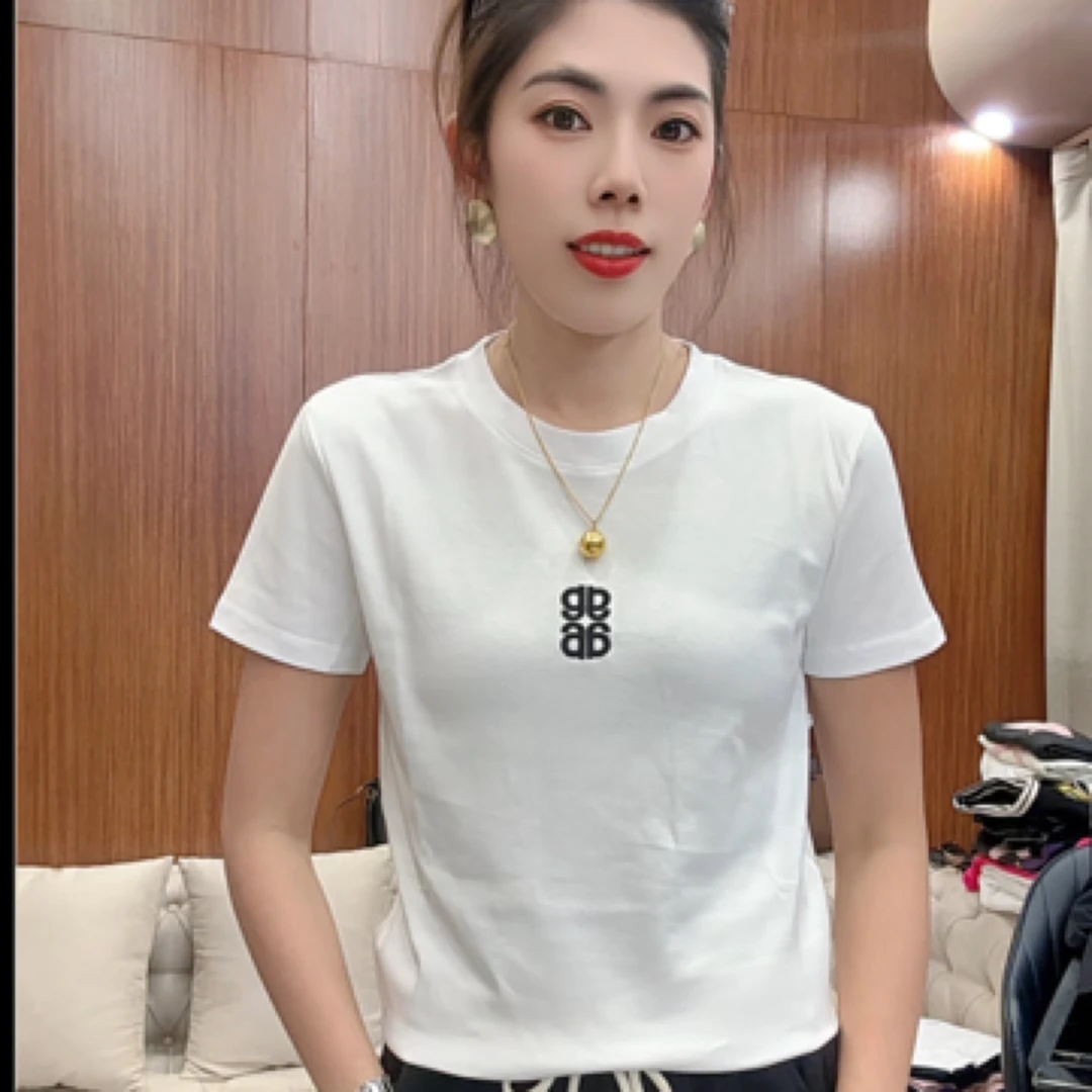 月月家，中间刺绣百搭显瘦上衣8992