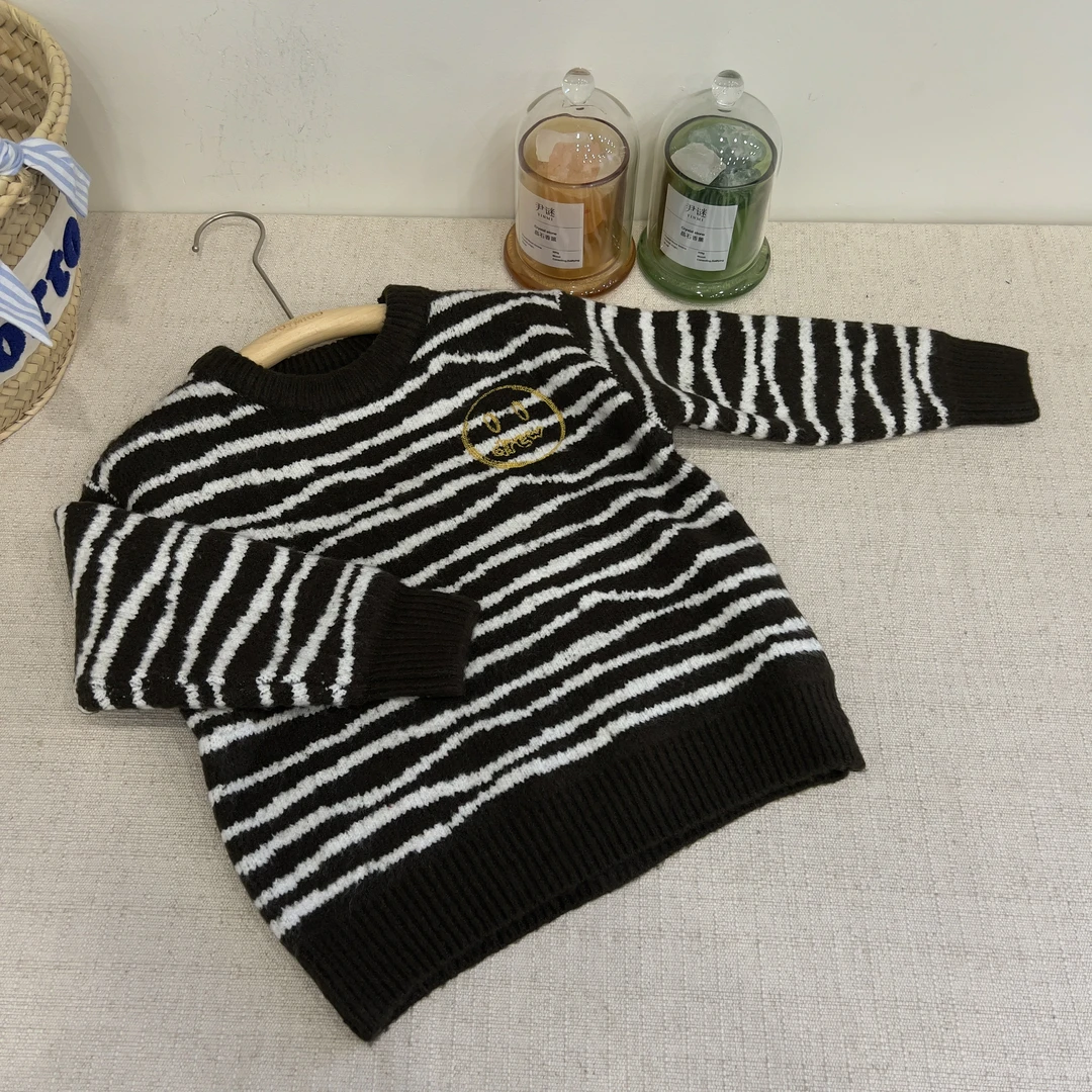 24E003892儿童套头毛衣