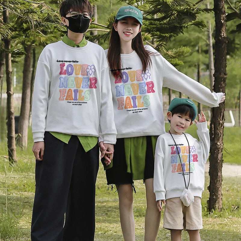 2024新款网红亲子装一家三四口母女秋季儿童时尚加绒加厚圆领卫衣