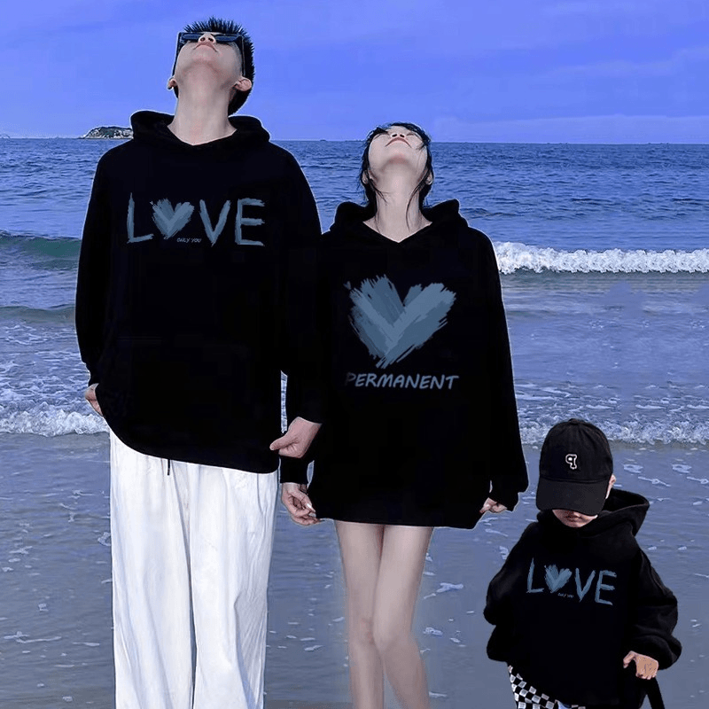 亲子装一家三口秋冬款亲子装母女装2024国风宽松连帽加绒卫衣LOVE
