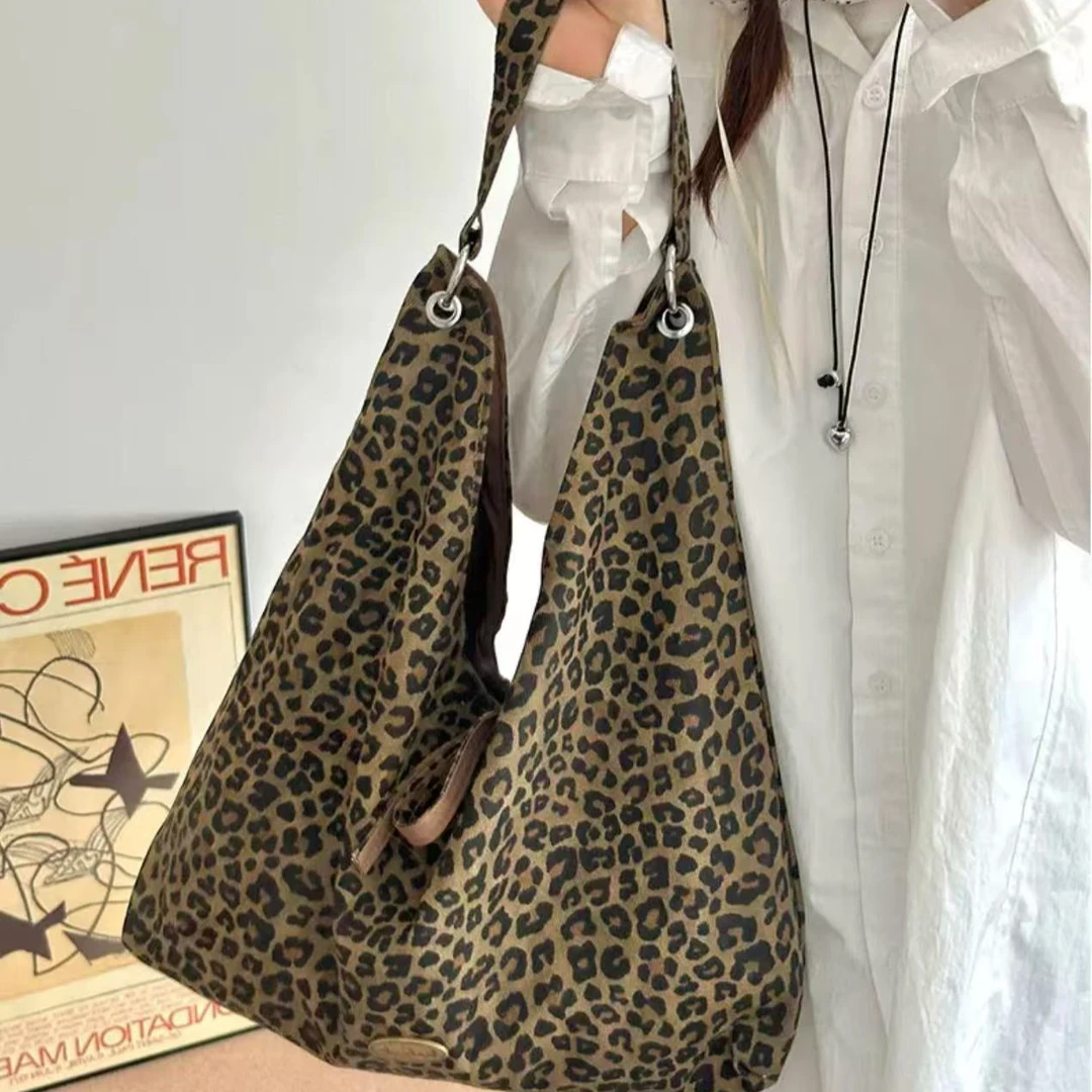 秋冬新款豹纹大容量托特包女单肩手提帆布包包休闲百搭通勤妈咪包