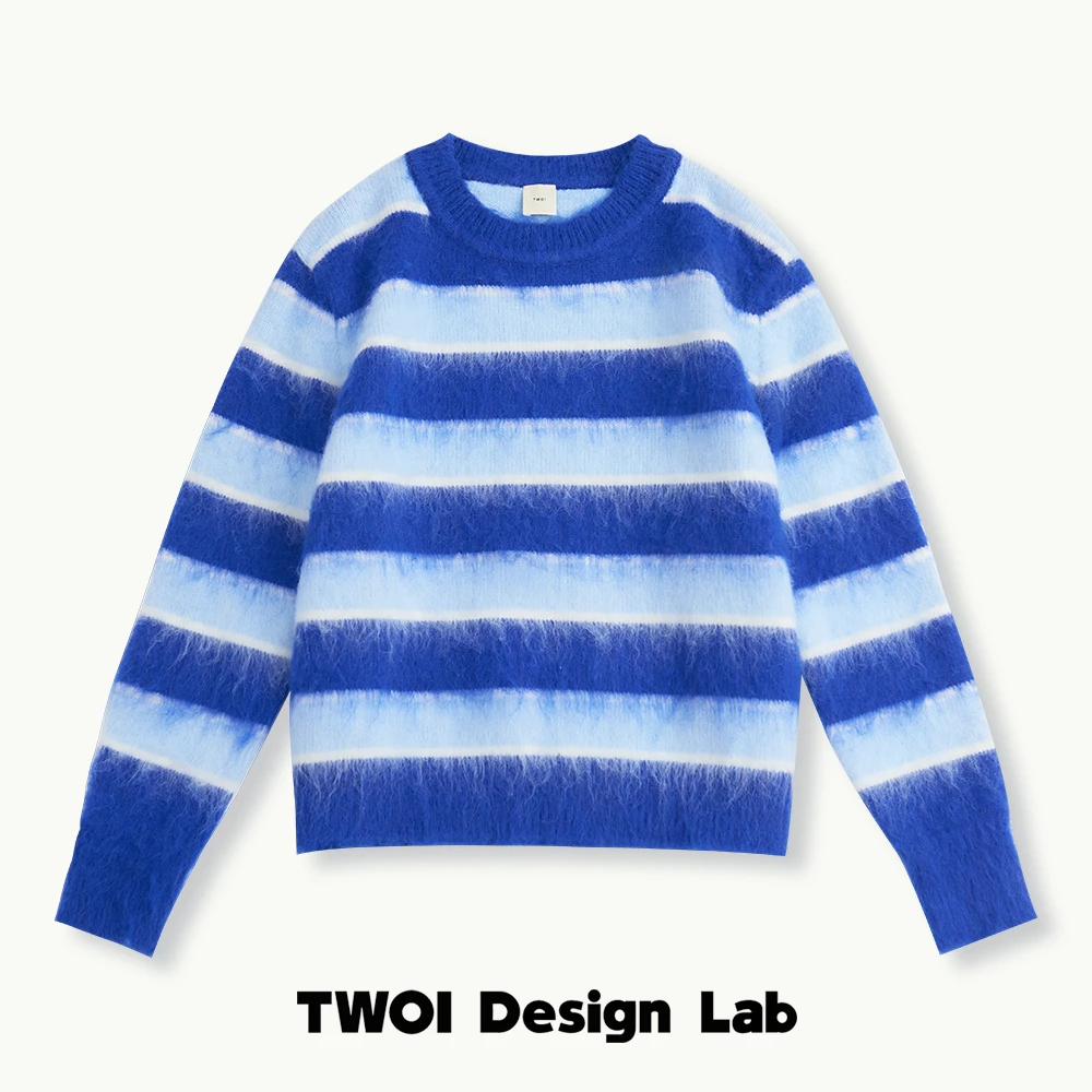 TWOI“蓝白撞色：不一样的色彩秋冬！”「针织长毛绒绒圆领毛衣」