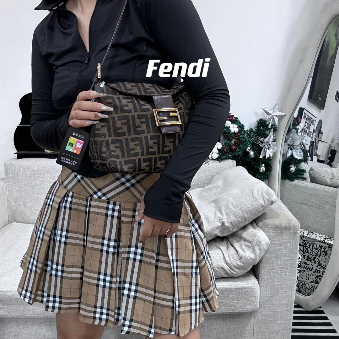 95新 FENDI/芬迪 616247/法棍