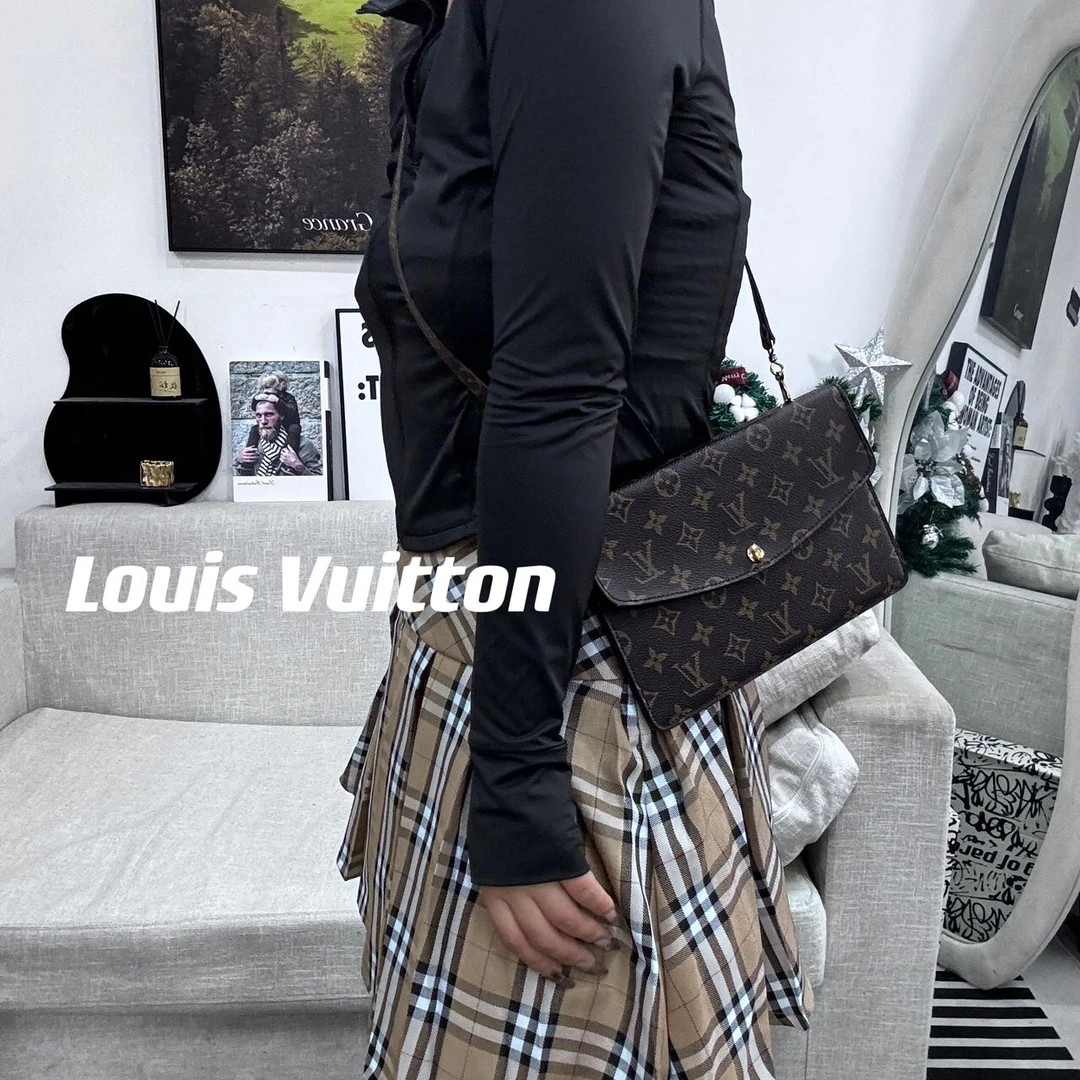 95新 LouisVuitton/路易威登 616242/老花信封（原始）