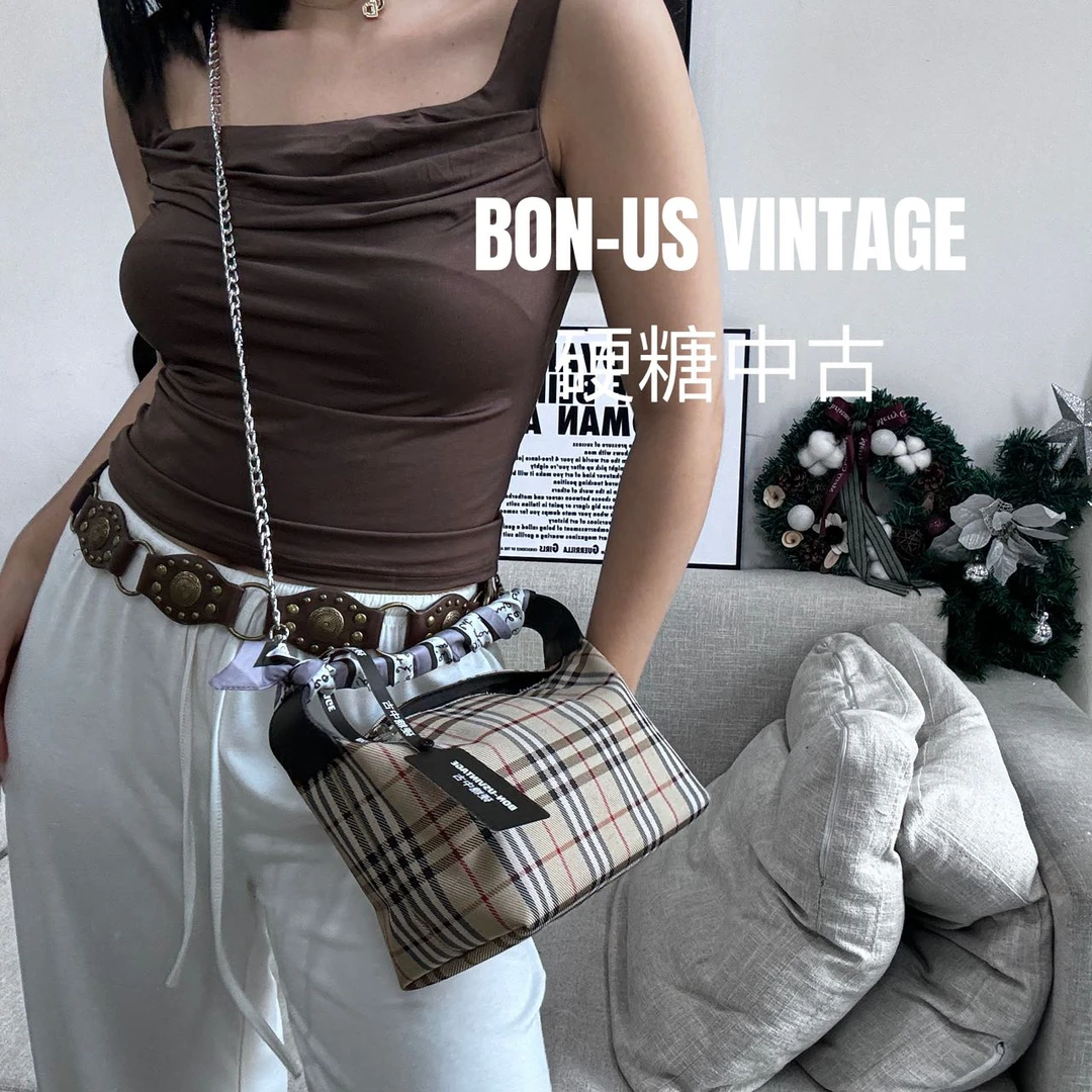 95新 BURBERRY/博柏利 616959/遛狗