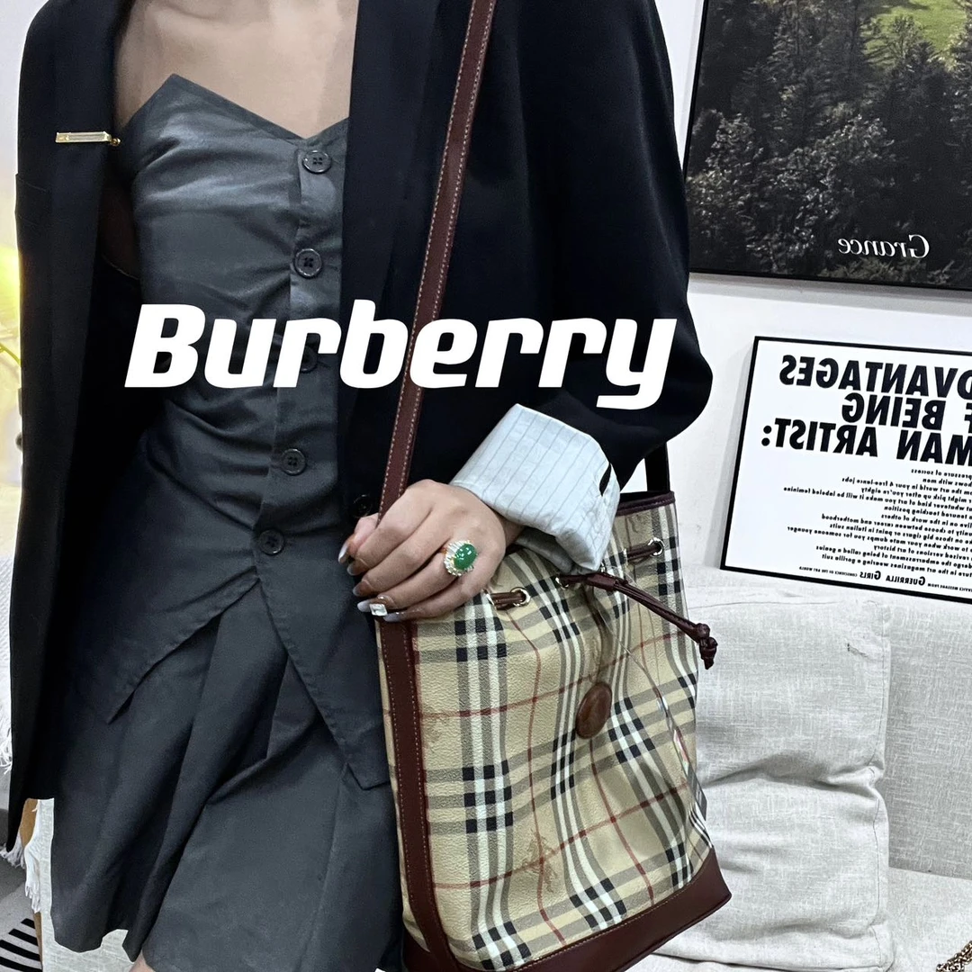 95新 BURBERRY/博柏利 /613910/博柏利水桶