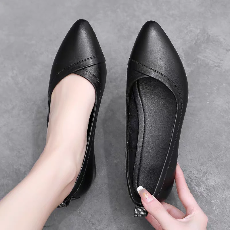 866浅口单鞋女士职业工作鞋2024新款春秋软底尖头小皮鞋大码女鞋