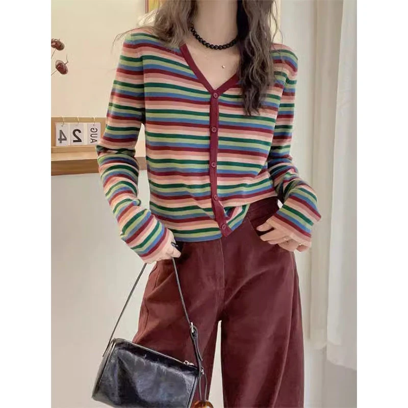 早春季时尚撞色V领细条纹针织开衫女设计感小众宽松显瘦短款上衣