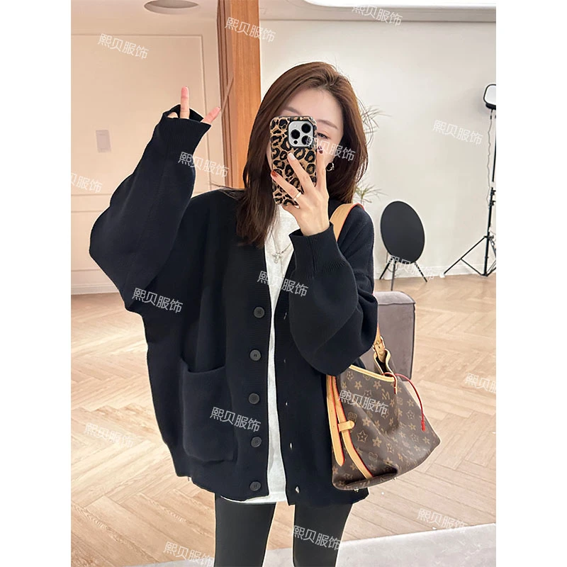 熙贝6 韩版单口袋高克重针织慵懒风毛衣V领纯色开衫外套 D8259