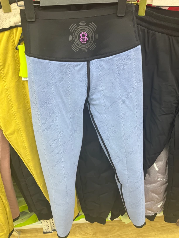 轻系女款普莱马特加厚鲨鱼裤7607