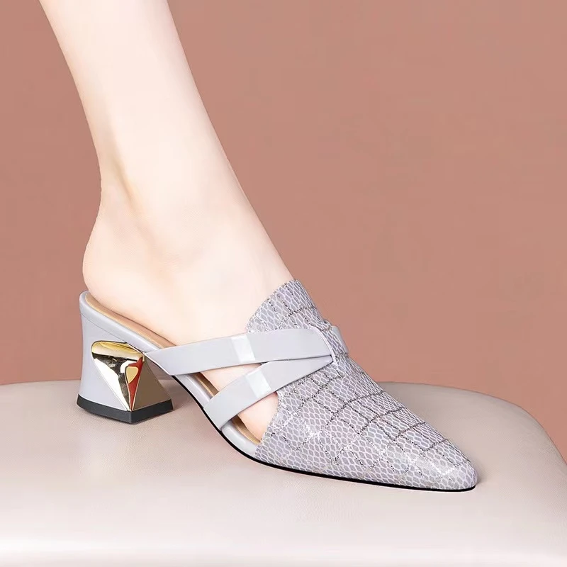 真皮粗跟后空凉鞋女夏季新款外穿中跟软皮拖鞋女尖头时尚半拖女鞋