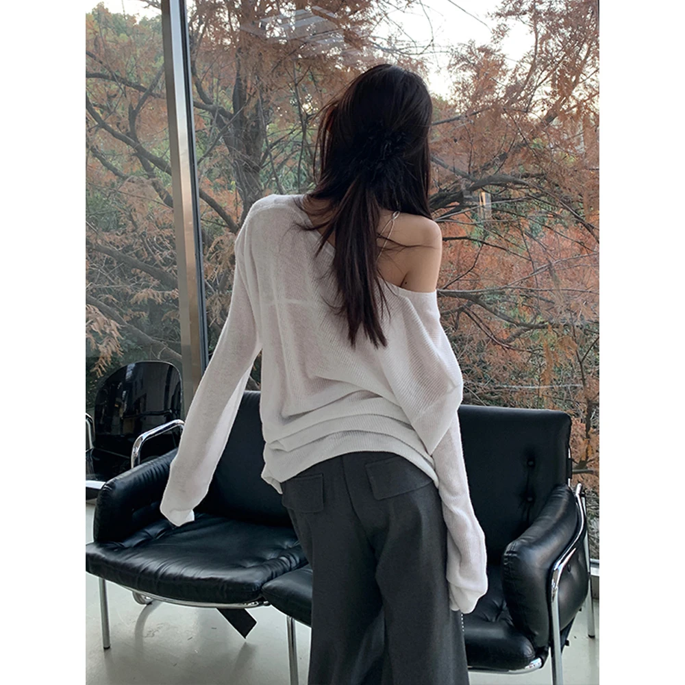 白色长袖上衣女春夏新款设计感宽松漏肩V领针织衫薄款防晒罩衫