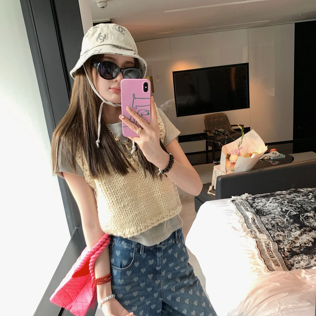 aaaaxbbb Gelato手工针织马甲三色冰激凌色系软糯百搭上衣女折扣