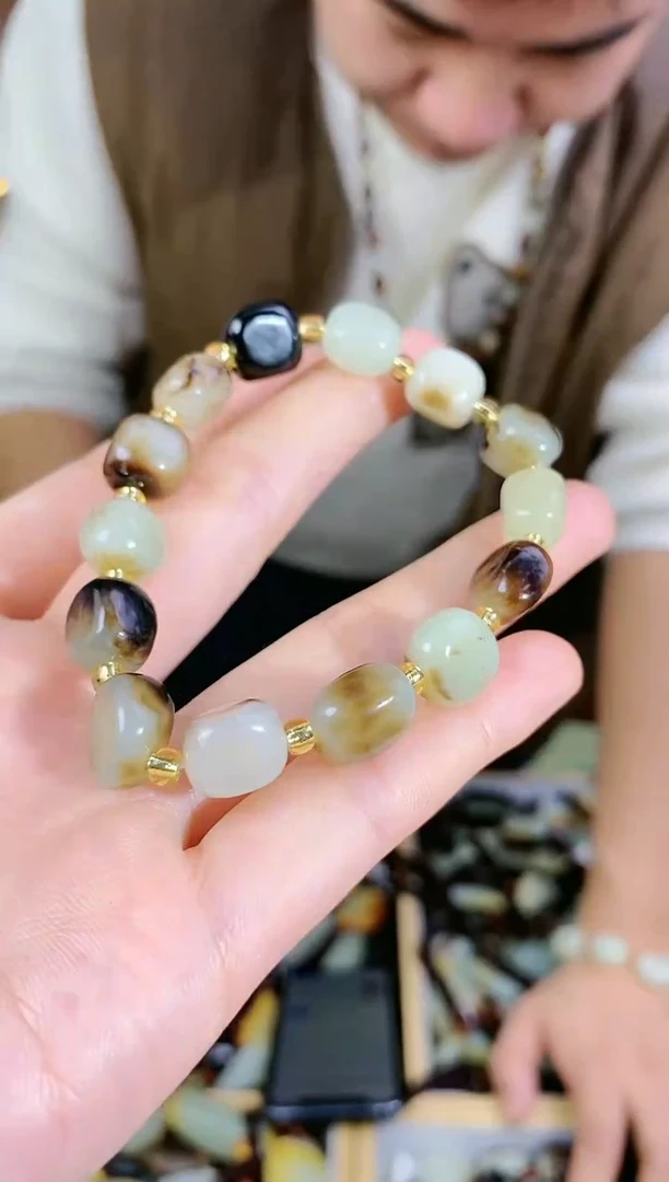 【闪购商品】和田玉挂件未镶嵌11多样性发货 拍一个 发一个