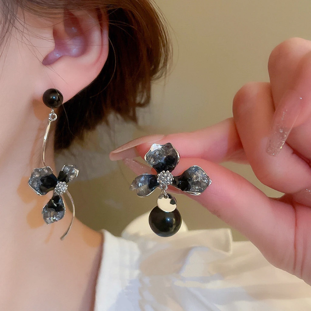 合金仿水晶耳饰 新款爆款夸张耳饰黑色不对称花朵耳环独特轻奢