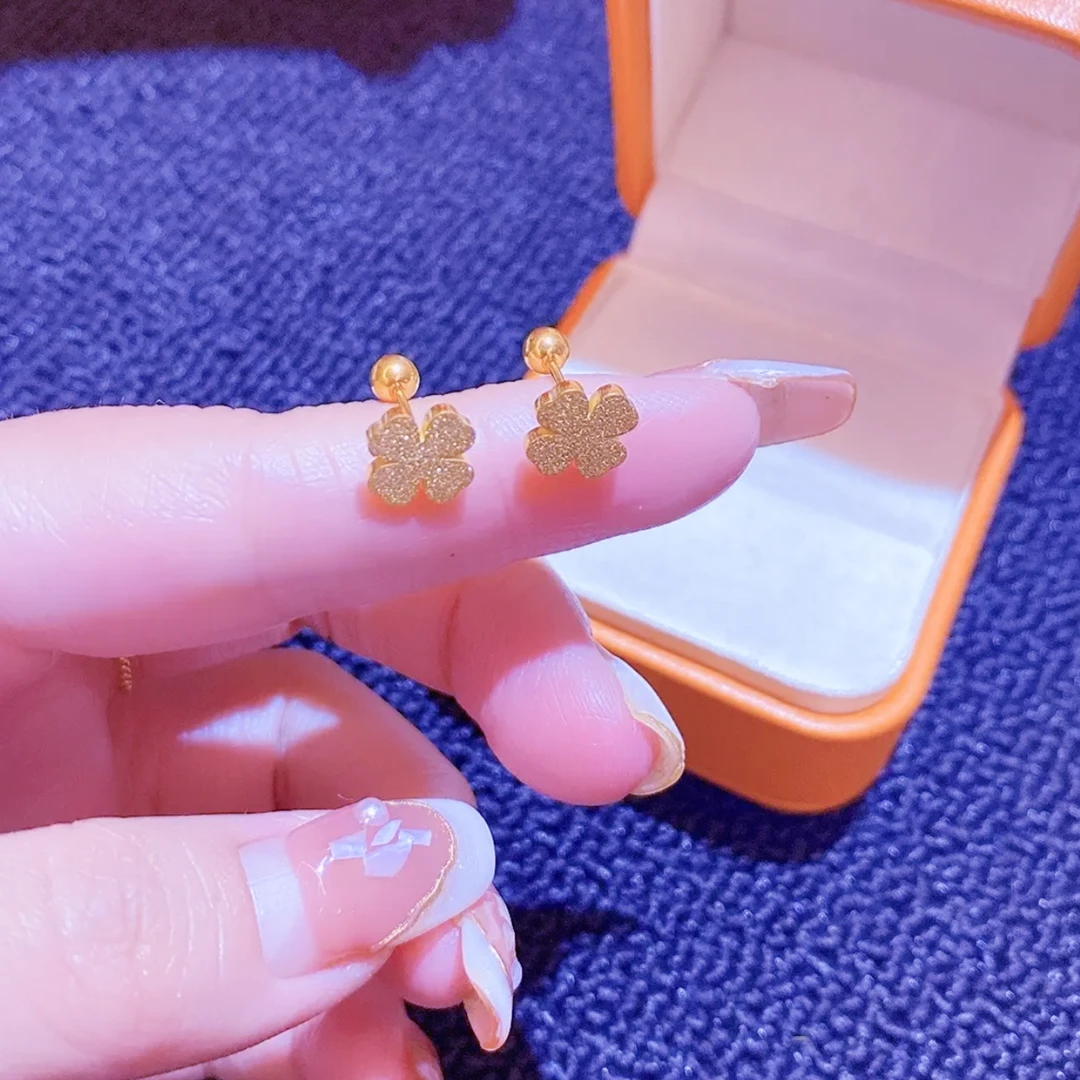 钛钢耳饰 磨砂四叶草时尚简约 螺丝拧球豆豆