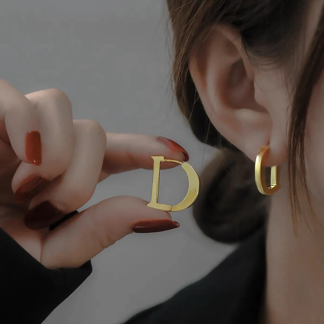 钛钢耳饰 字母D耳环新款潮小众设计感高级耳环耳饰