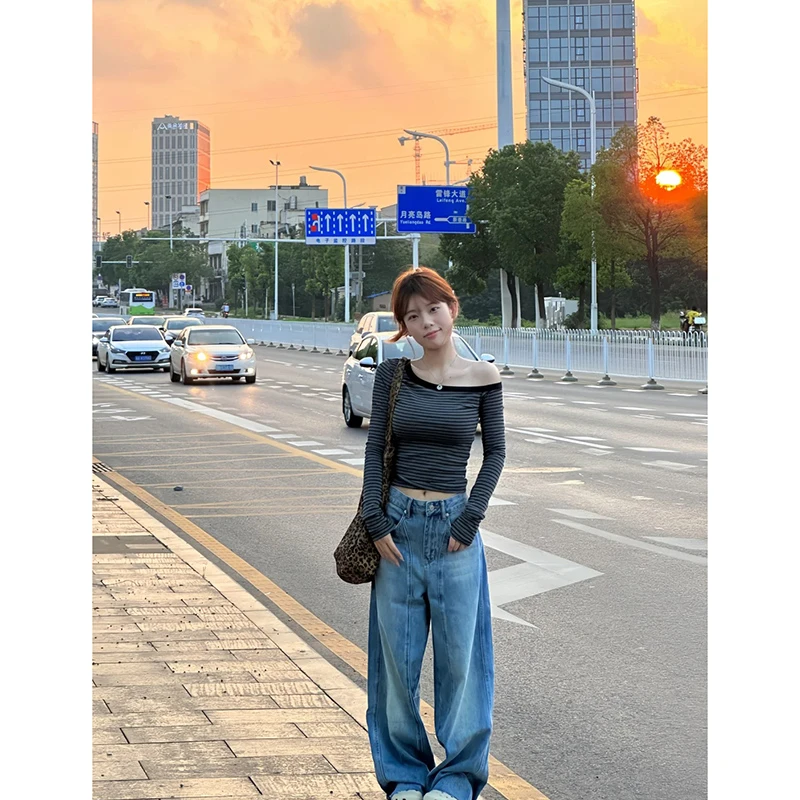 初秋一字肩条纹长袖t恤女内搭甜辣妹短款纯棉打底衫设计