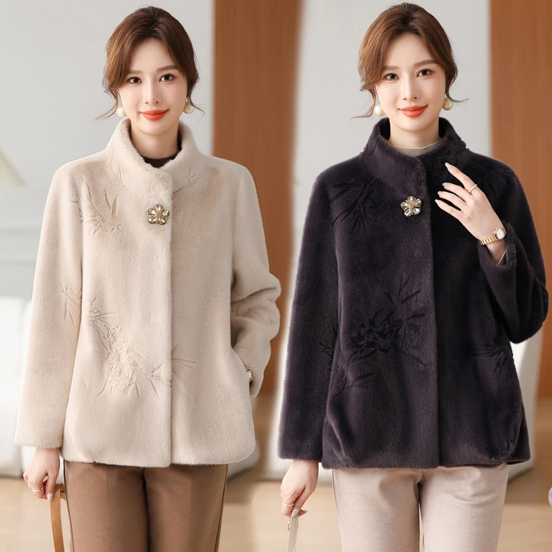 小个子妈妈秋冬季外套皮毛一体气质高贵中老年女装冬装大衣新中式