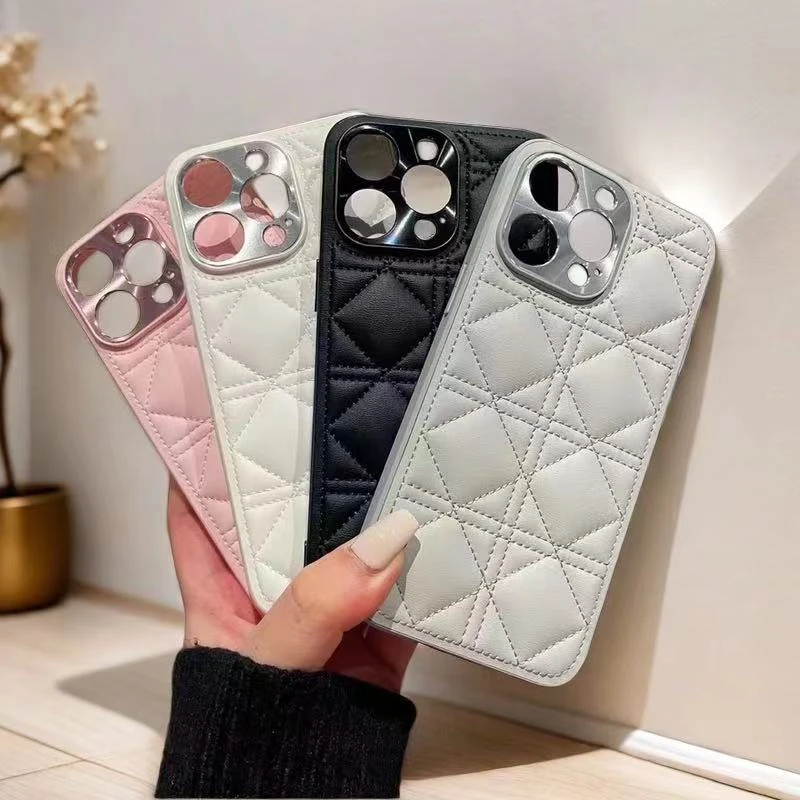 格纹小香风带手链iPhone16promax手机壳高级苹果15高档感14女软套
