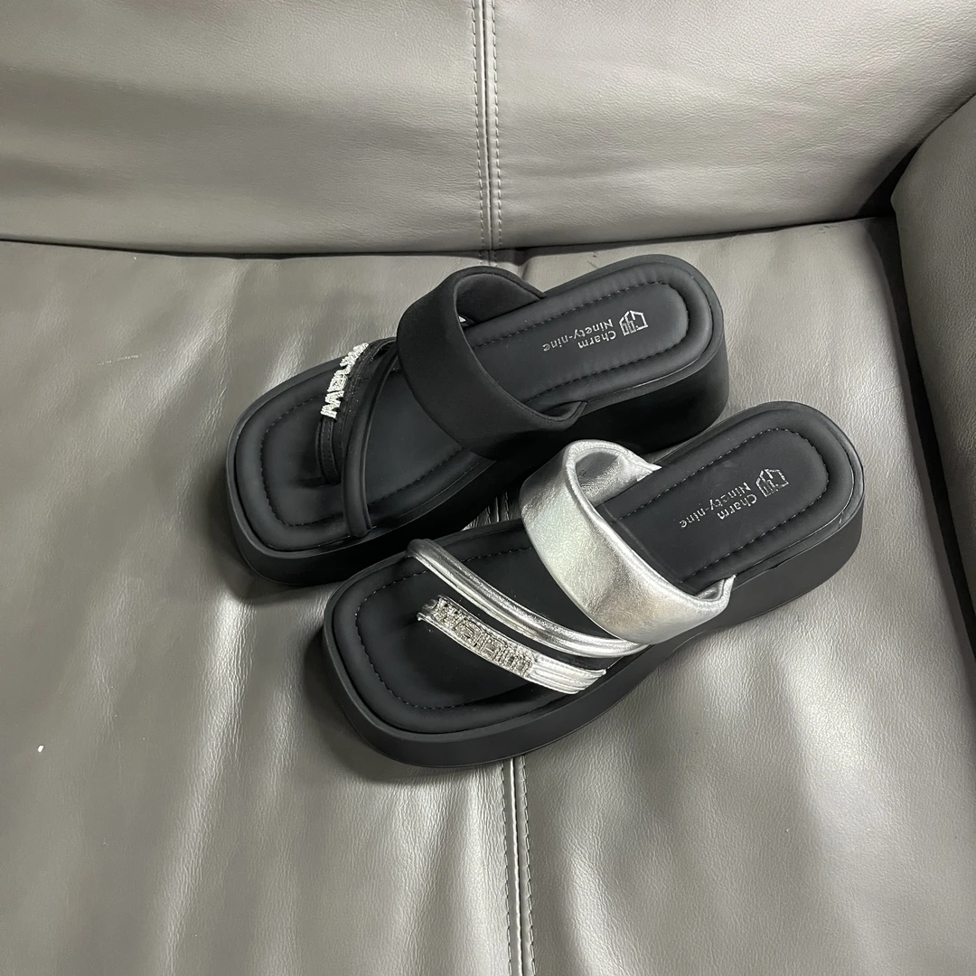 2024夏季女款时尚百搭休闲凉鞋*10C25066