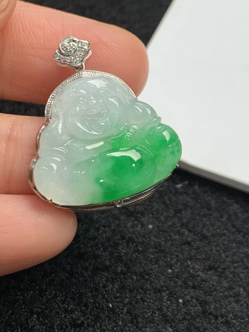 18K镶嵌缅甸A货翡翠飘绿招财佛公
